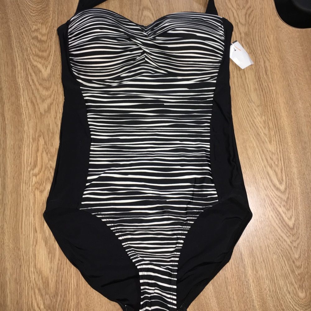 Brand new Mossimo swimsuit- Black - medium